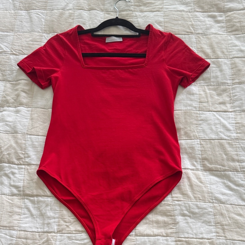 MANGOPOP Vibrant Red Top